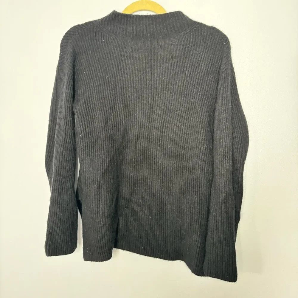 Everlane black cashmere sweater size small